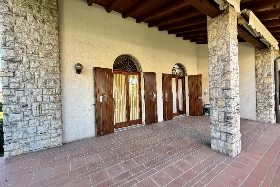 Villa in vendita di 400 mq a €870.000 (rif. 13/2026)