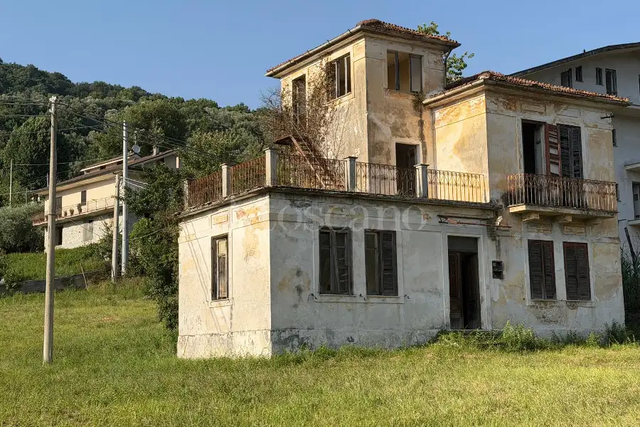Edificabile Residenziali in vendita di 200 mq a €85.000 (rif. 5/2026)