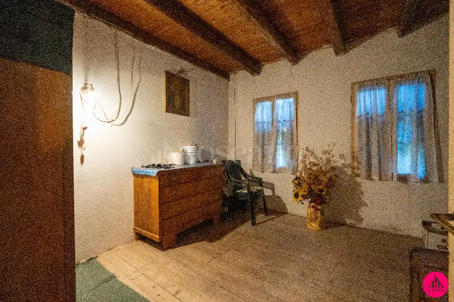 Casa Indipendente in vendita di 360 mq a €320.000 (rif. 128/2026)