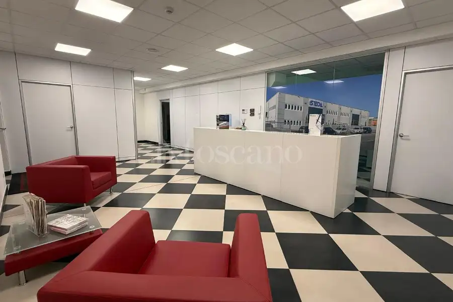 Ufficio in vendita di 300 mq a €350.000 (rif. 24/2026)