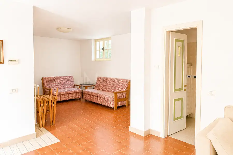Villa in vendita di 400 mq a €1.200.000 (rif. 24/2026)