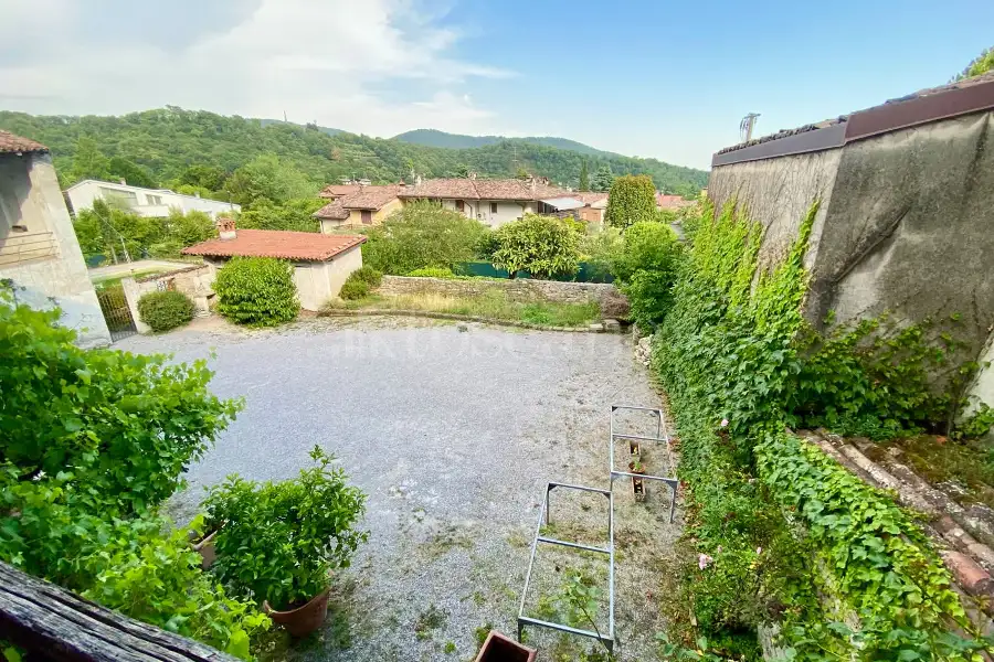 Rustico in vendita di 266 mq a €375.000 (rif. 20/2026)