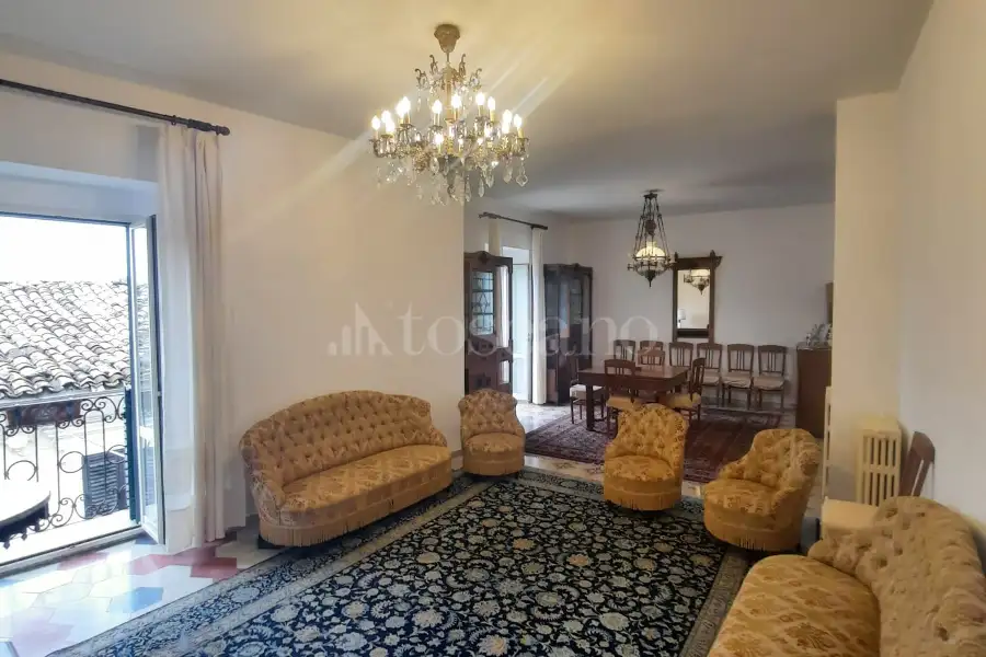 Palazzo in vendita di 200 mq a €165.000 (rif. 5/2026)