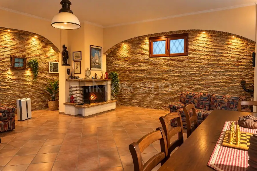 Villa in vendita di 330 mq a €749.000 (rif. 63/2026)