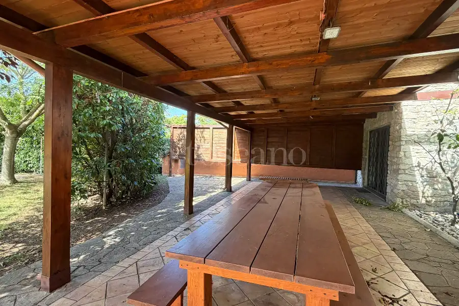 Villa Bifamiliare in vendita di 400 mq a €829.000 (rif. 33/2026)