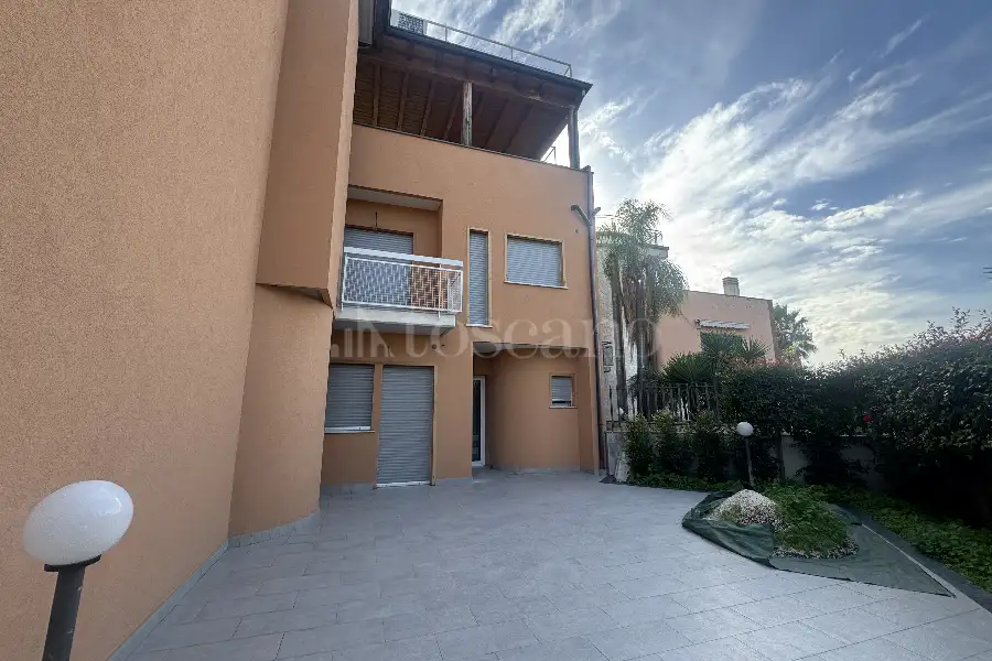 Villa in affitto di 171 mq a €1.200 (rif. 128/2025)