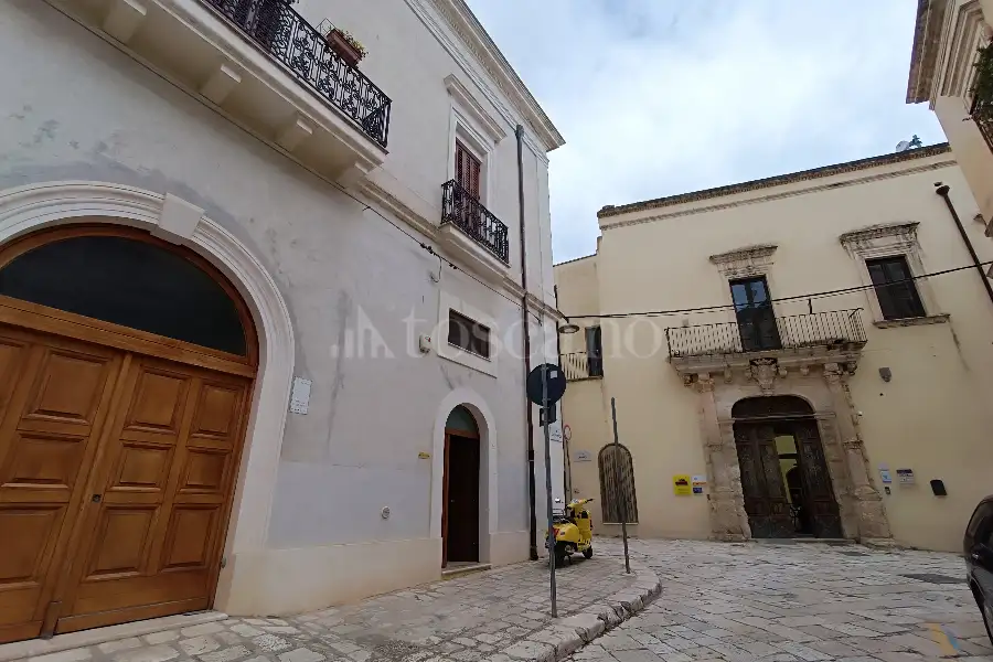 Ufficio in affitto di 140 mq a €2.000 (rif. 70/2024)