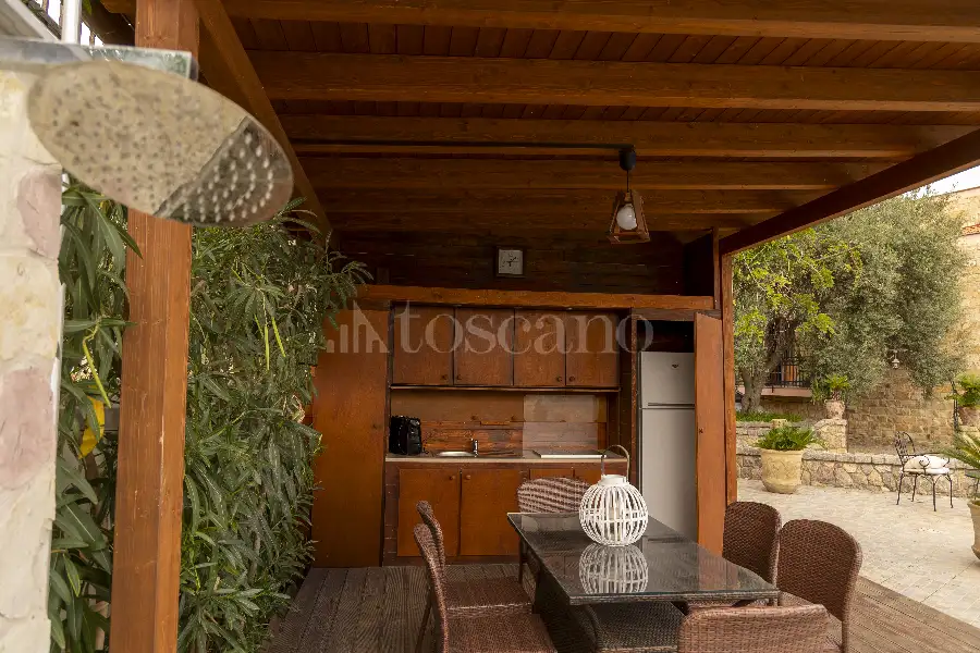 Villa in vendita di 920 mq a €1.800.000 (rif. 43/2025)