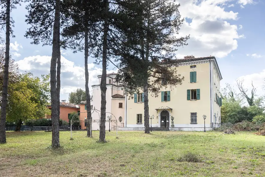 Villa in vendita di 2.660 mq a €950.000 (rif. 43/2025)