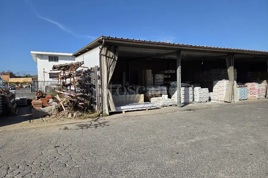 Negozio in affitto di 600 mq a €12.000 (rif. 63/2025)