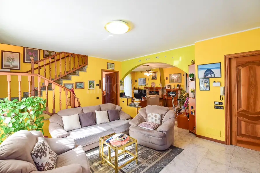 Villa in vendita di 300 mq a €390.000 (rif. 4/2026)