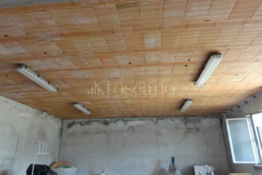 Garage in vendita di 103 mq a €29.000 (rif. 4/2022)