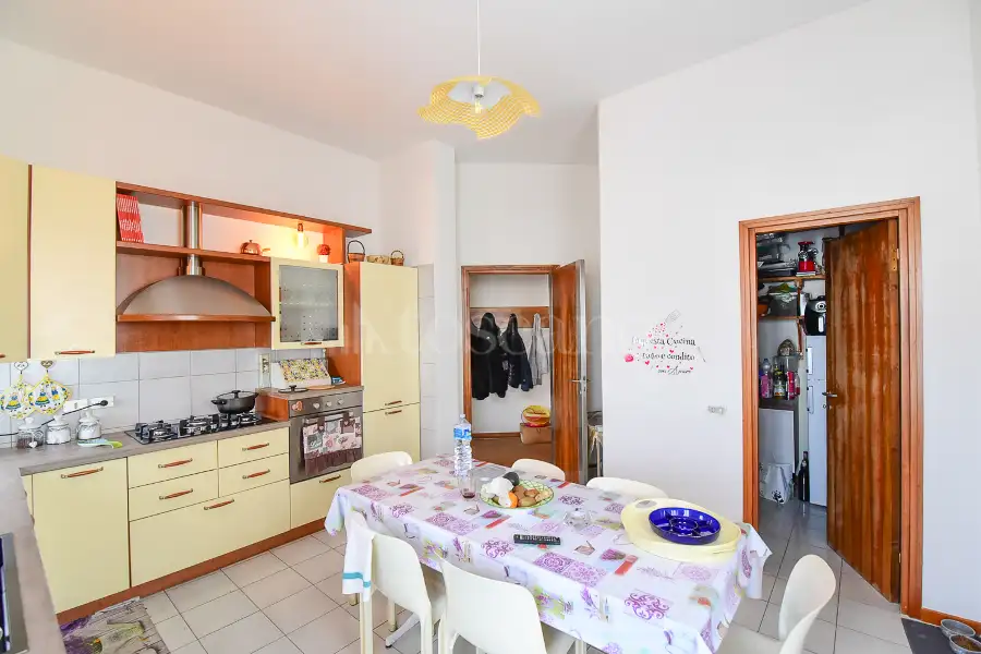 Casa Indipendente in vendita di 400 mq a €260.000 (rif. 9/2026)
