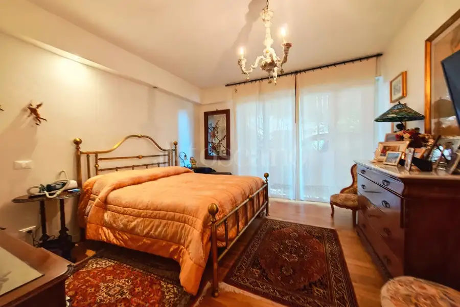 Villa Bifamiliare in vendita di 440 mq a €665.000 (rif. 5/2026)