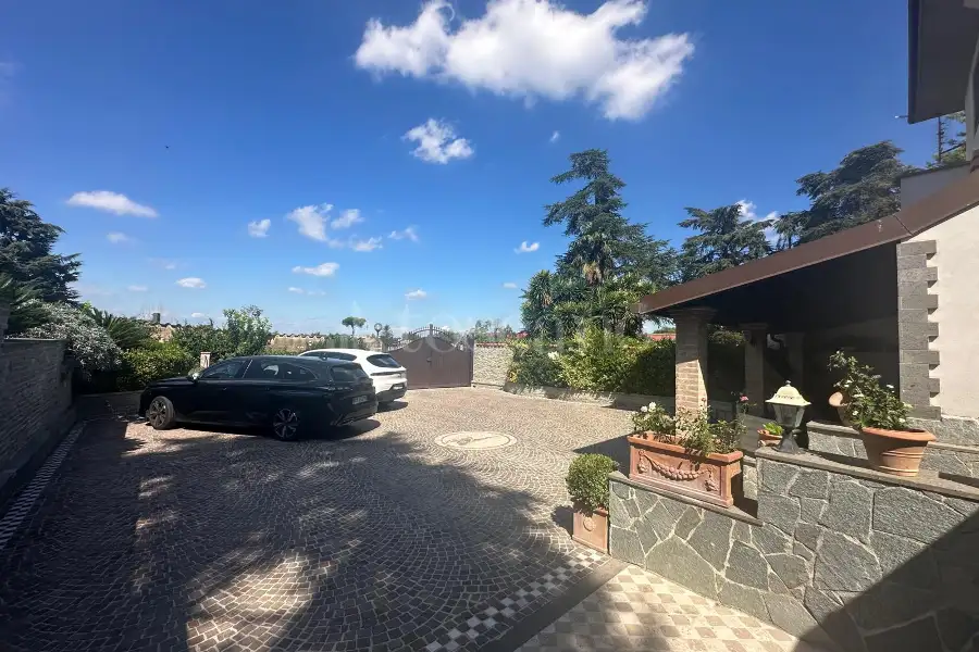 Villa Bifamiliare in vendita di 200 mq a €499.000 (rif. 10/2025)