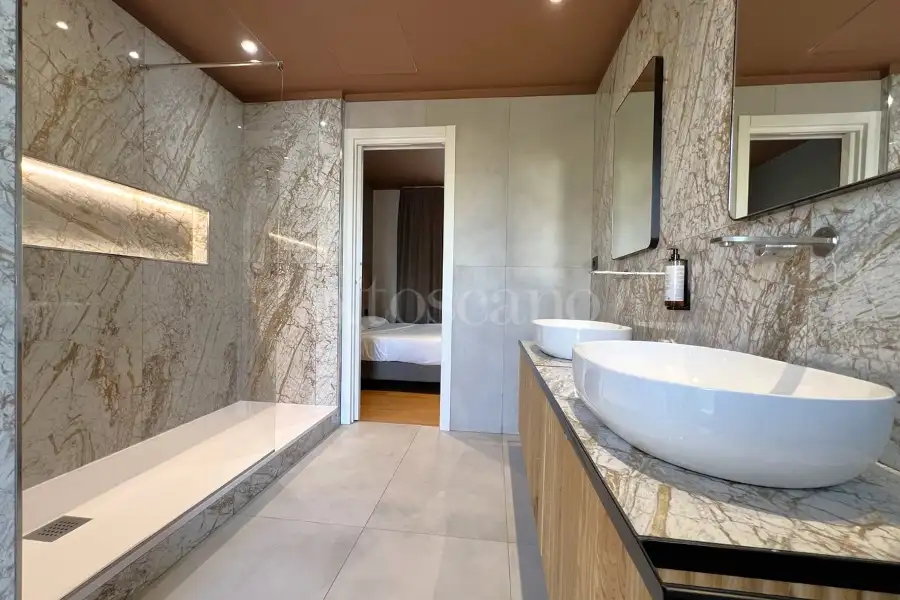 Albergo in vendita di 2.700 mq a €6.700.000 (rif. 15/2024)