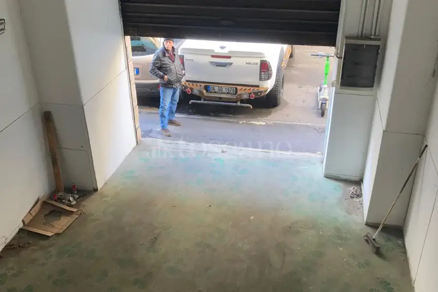 Negozio in vendita di 38 mq a €115.000 (rif. 9/2025)