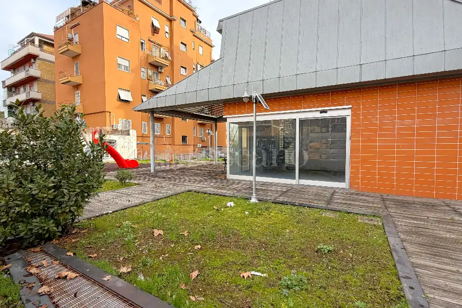 Negozio in vendita di 131 mq a €245.000 (rif. 3/2026)