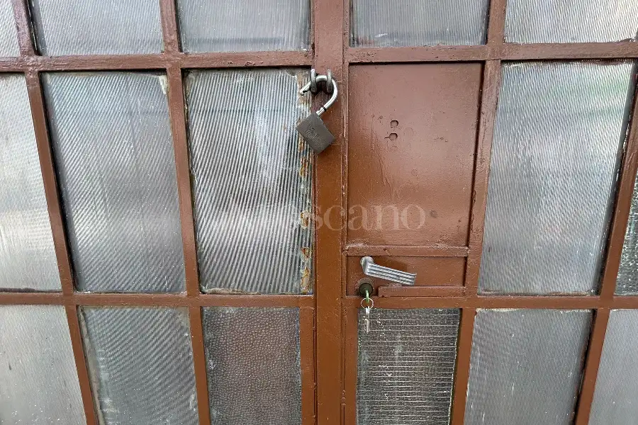 Box in vendita di 13 mq a €28.000 (rif. 17/2026)