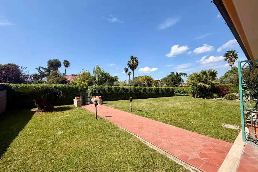 Villa Bifamiliare in vendita di 260 mq a €649.000 (rif. 30/2026)