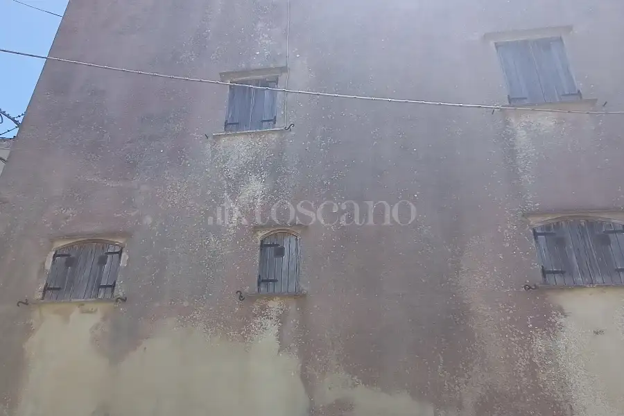 Casa in vendita di 480 mq a €450.000 (rif. 37/2026)