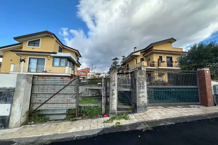 Villa in vendita di 300 mq a €115.000 (rif. 8/2026)