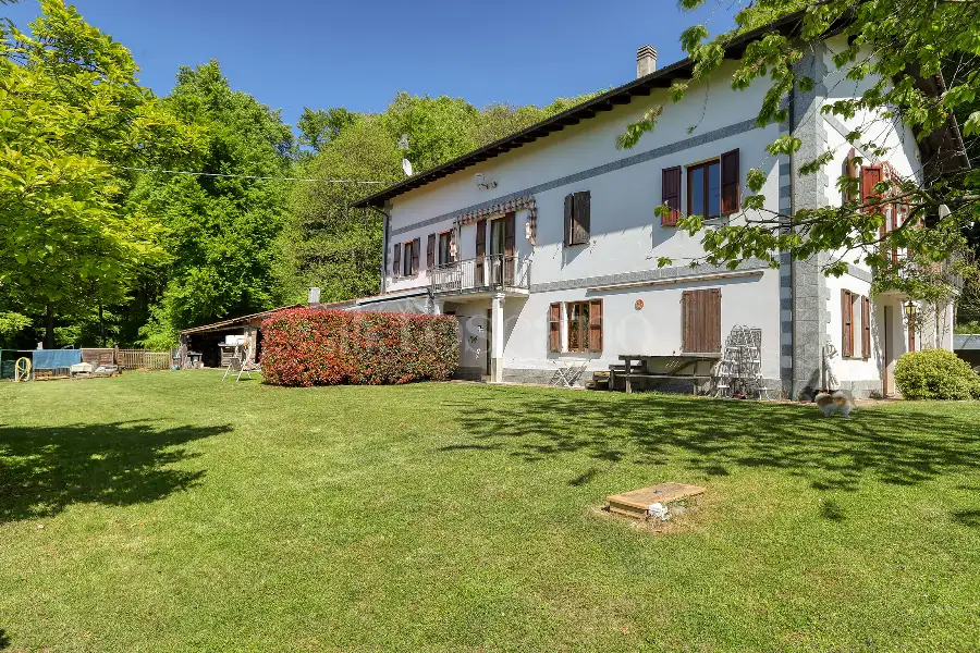 Casa Indipendente in vendita di 700 mq a €850.000 (rif. 146/2026)