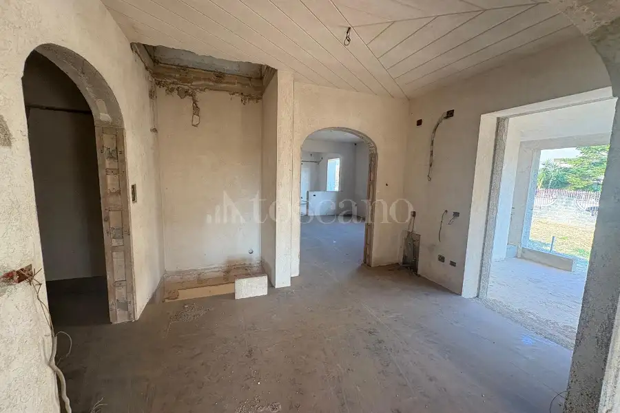 Villa in vendita di 1.200 mq a €800.000 (rif. 31/2026)