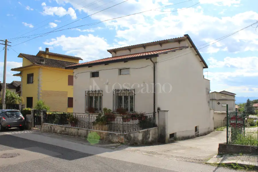 Casa Indipendente in vendita di 212 mq a €210.000 (rif. 15/2026)