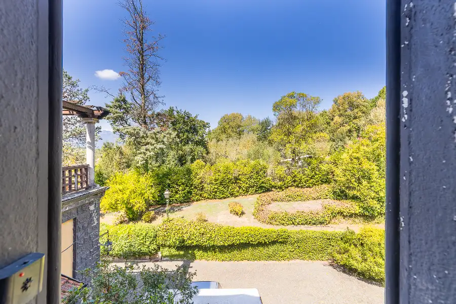 Villa in vendita di 750 mq a €1.950.000 (rif. 53/2026)