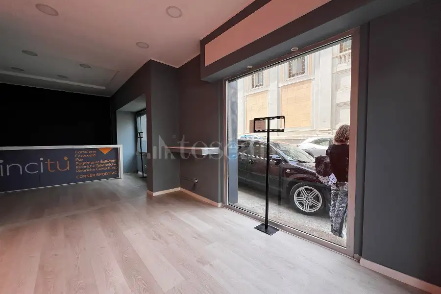 Negozio in affitto di 85 mq a €2.200 (rif. 20/2026)