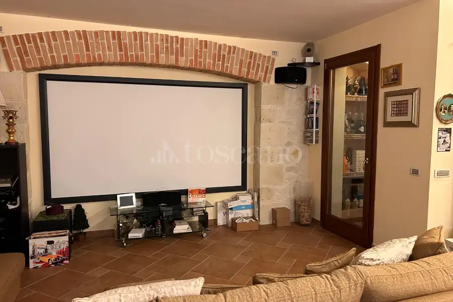 Villa in vendita di 650 mq a €998.000 (rif. 10/2024)