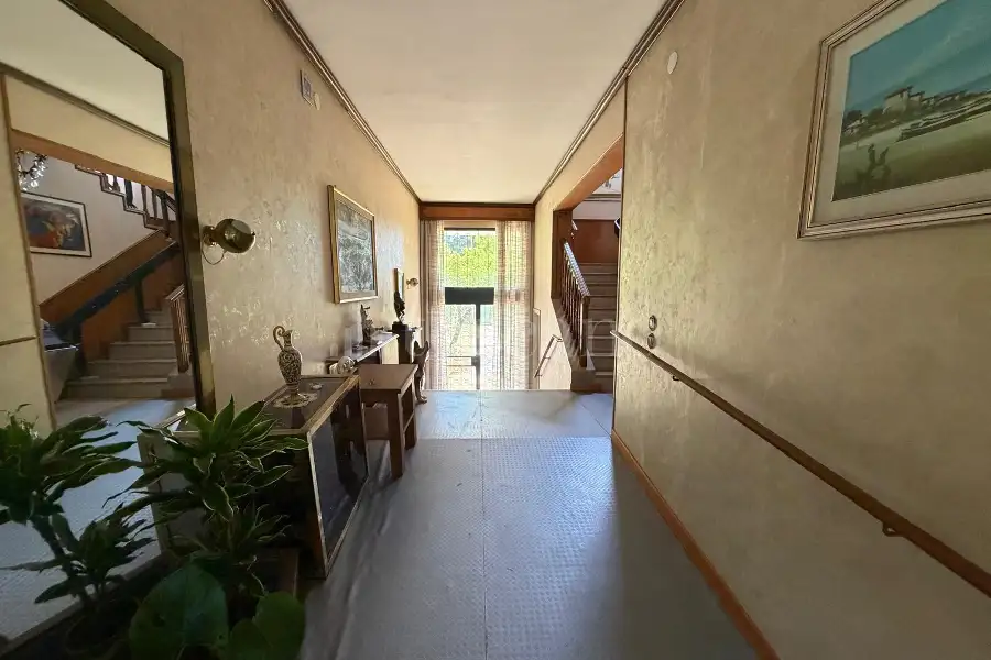 Villa Plurifamiliare in vendita di 250 mq a €575.000 (rif. 25/2026)