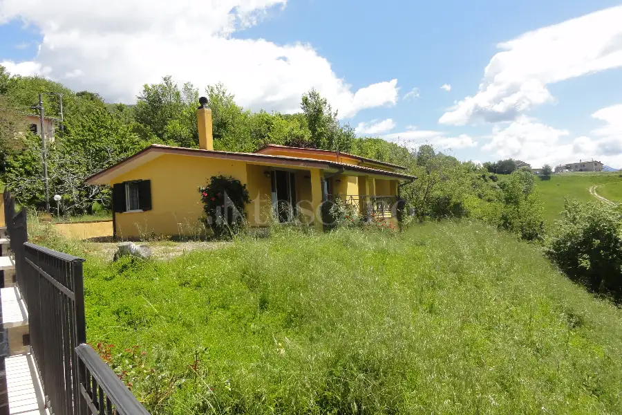 Villa in vendita di 250 mq a €150.000 (rif. 23/2021)