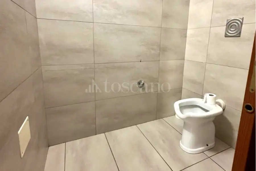Negozio in affitto di 55 mq a €450 (rif. 37/2024)