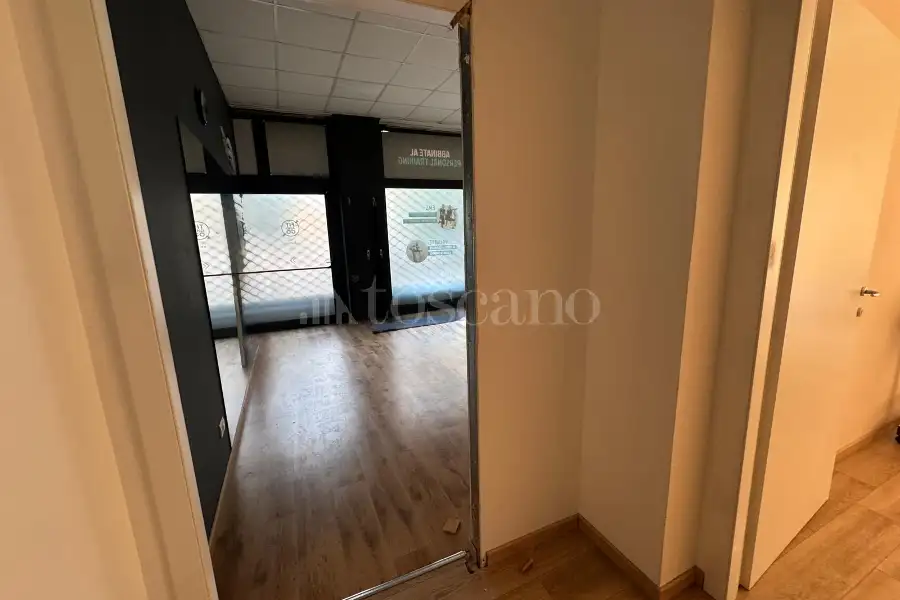 Negozio in affitto di 104 mq a €4.000 (rif. 13/2026)