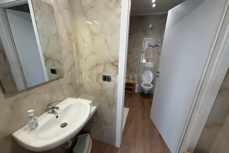 Negozio in vendita di 50 mq a €140.000 (rif. 22/2026)