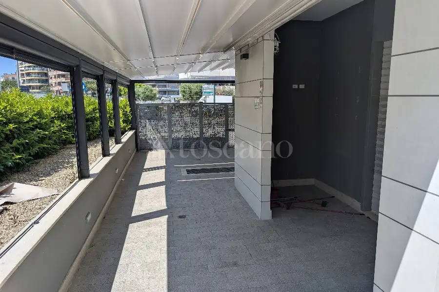 Negozio in vendita di 115 mq a €480.000 (rif. 5/2026)