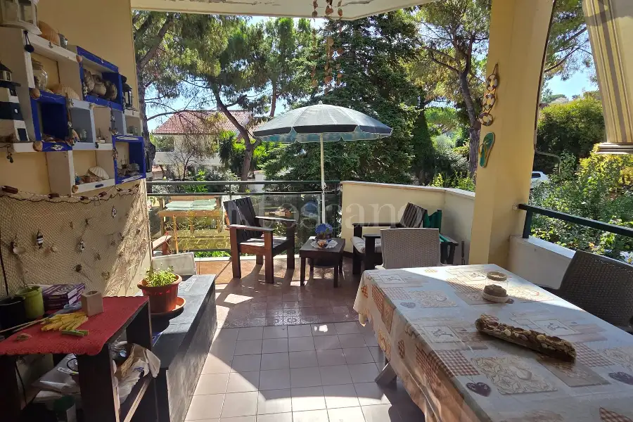 Villa Plurifamiliare in vendita di 575 mq a €580.000 (rif. 33/2026)