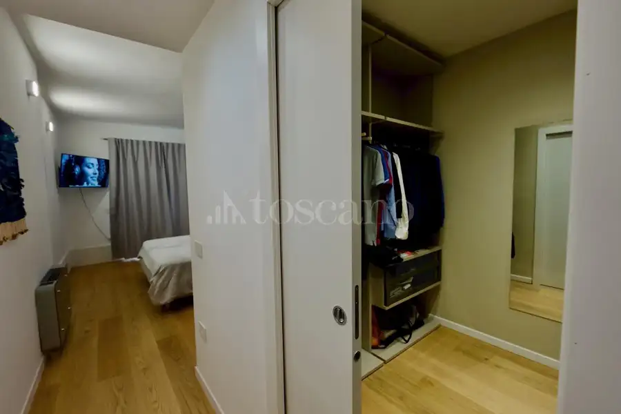 Casa Indipendente in vendita di 340 mq a €2.200.000 (rif. 43/2026)