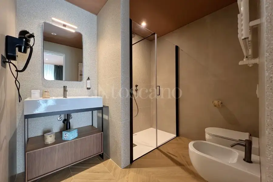 Albergo in vendita di 2.700 mq a €6.700.000 (rif. 15/2024)