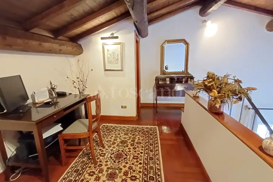 Casale in vendita di 560 mq a €1.250.000 (rif. 3/2026)