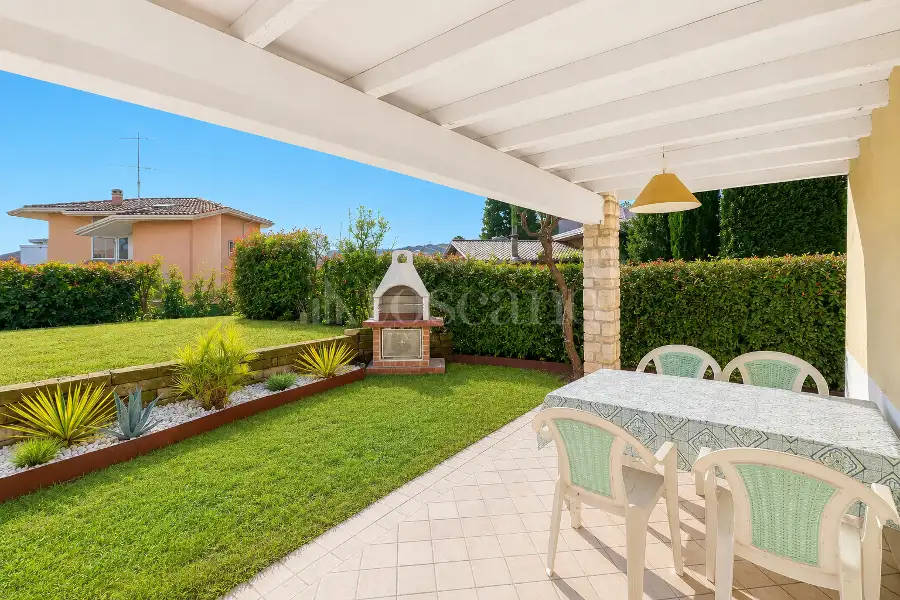 Villa Bifamiliare in vendita di 190 mq a €495.000 (rif. 6/2026)
