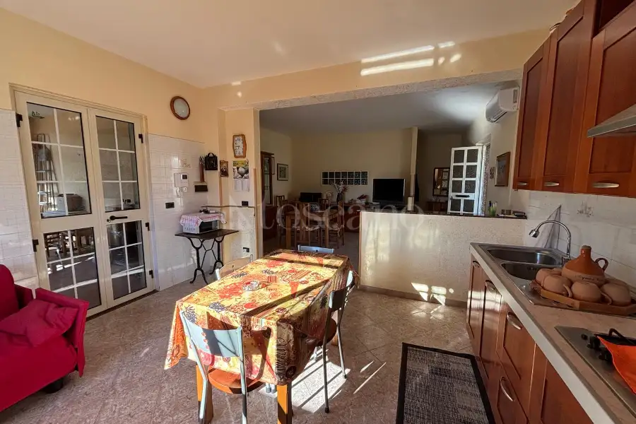 Casa Indipendente in vendita di 275 mq a €370.000 (rif. 4/2026)