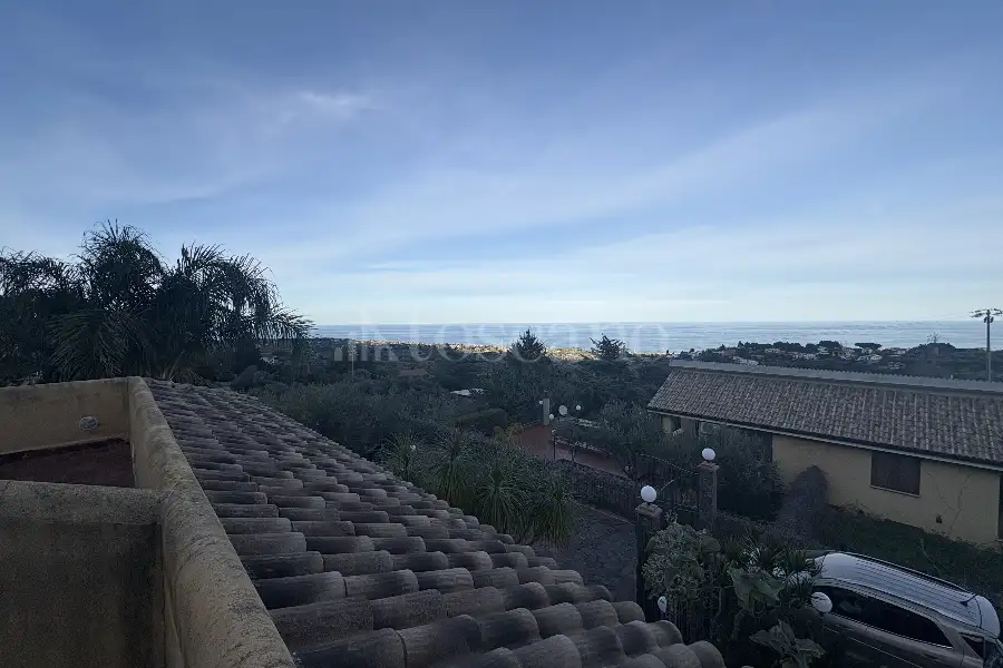 Villa in vendita di 103 mq a €215.000 (rif. 2/2026)