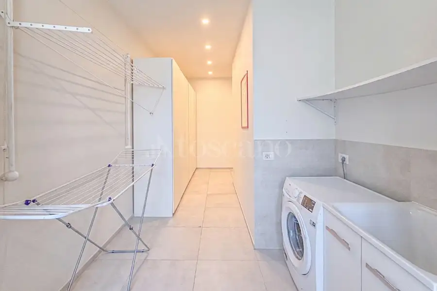 Casa in vendita di 240 mq a €3.290.000 (rif. 106/2026)
