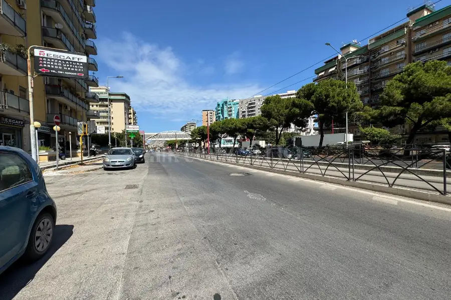 Negozio in affitto di 479 mq a €7.000 (rif. 64/2026)