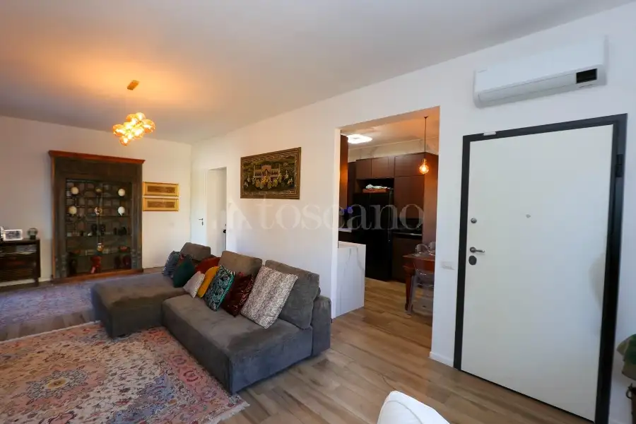 Villa Plurifamiliare in vendita di 210 mq a €675.000 (rif. 62/2026)