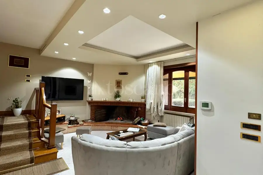 Villa in vendita di 450 mq a €390.000 (rif. 70/2026)