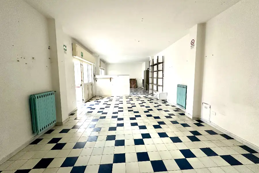 Negozio in affitto di 70 mq a €500 (rif. 1/2025)